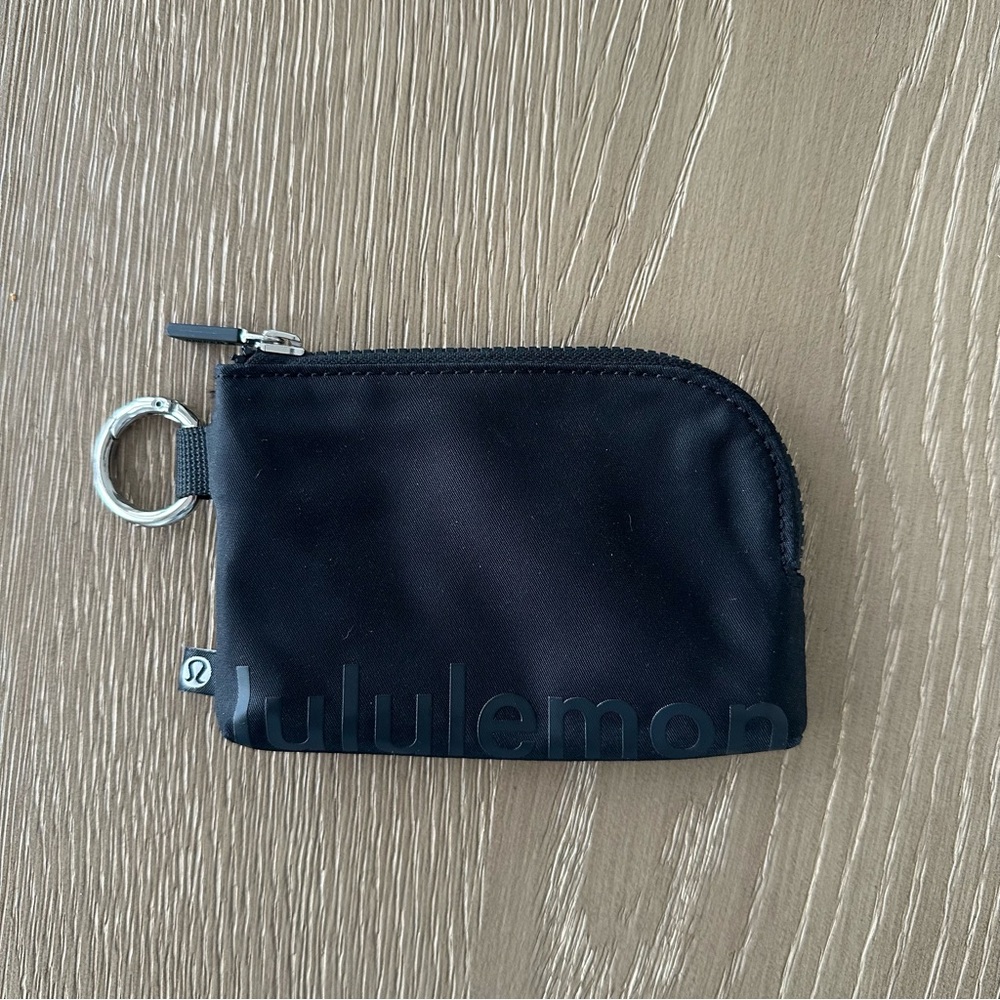 lululemon athletica Clippable Card Pouch